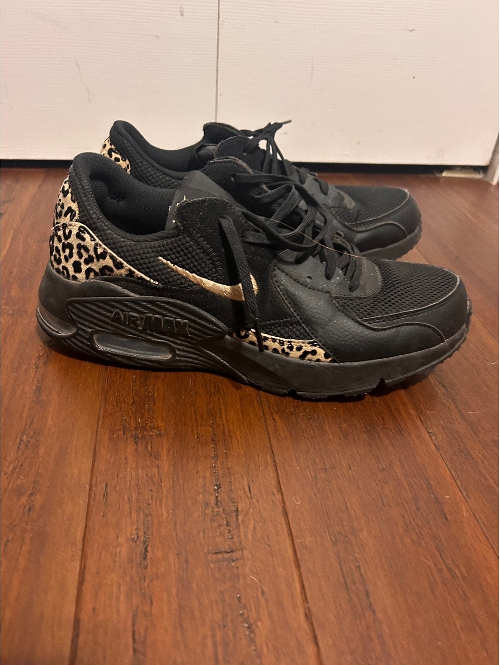 Nike Air Max Women's Sneakers with Leopard Print Accent Size 10